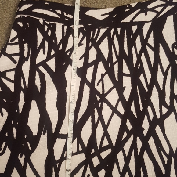 Forever 21 Abstract Pattern Skirt - Picture 6 of 8